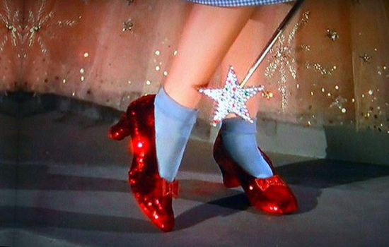 Какого цвета были туфельки Дороти в сказке «Удивительный волшебник из страны Оз»?
