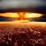 Где британское правительство планировало сбросить свою вторую атомную бомбу ?
