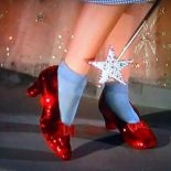 Какого цвета были туфельки Дороти в сказке «Удивительный волшебник из страны Оз»?